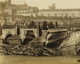 Карлов мост в Праге: история, страшные легенды, фото и советы из нашего опыта